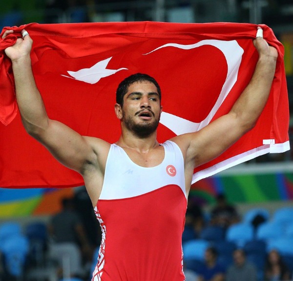 Taha Akgül dünya şampiyonu oldu!